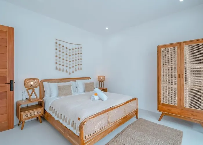 Casa de Férias Villa Larri - Modern 3Br - Canggu Beach Canggu