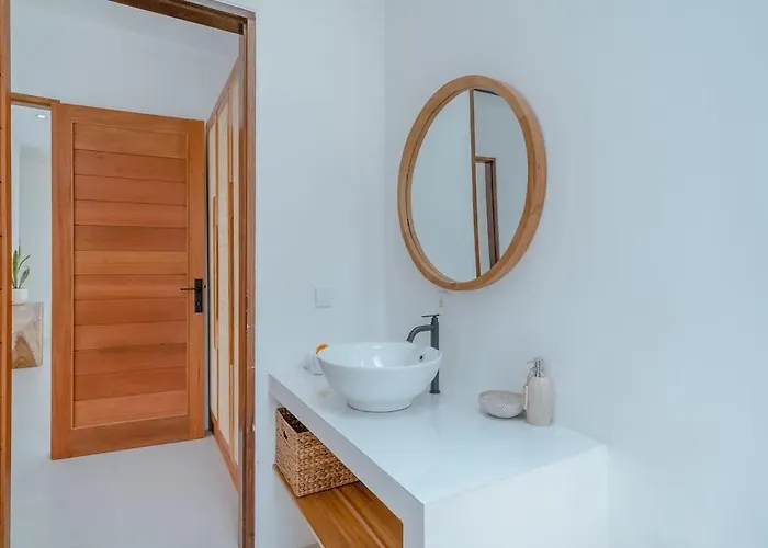 Villa Larri - Modern 3Br - Canggu Beach Casa de Férias Canggu