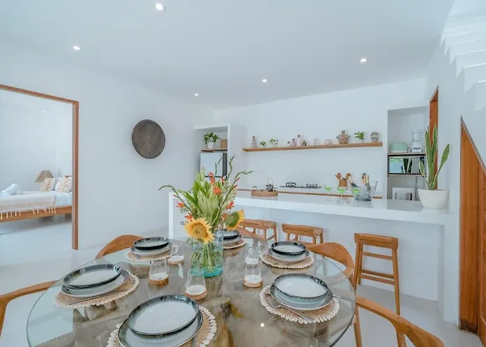 Larri - Modern&luxury 3br - Canggu