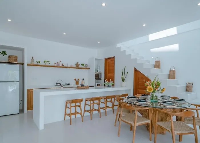 Larri - Modern&luxury 3br - Canggu